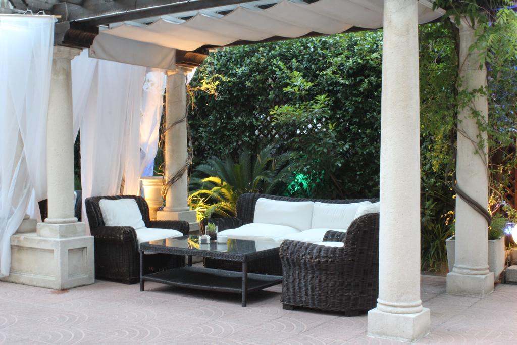 Hotel Miguel Angel Madrid Exterior photo The Pergola