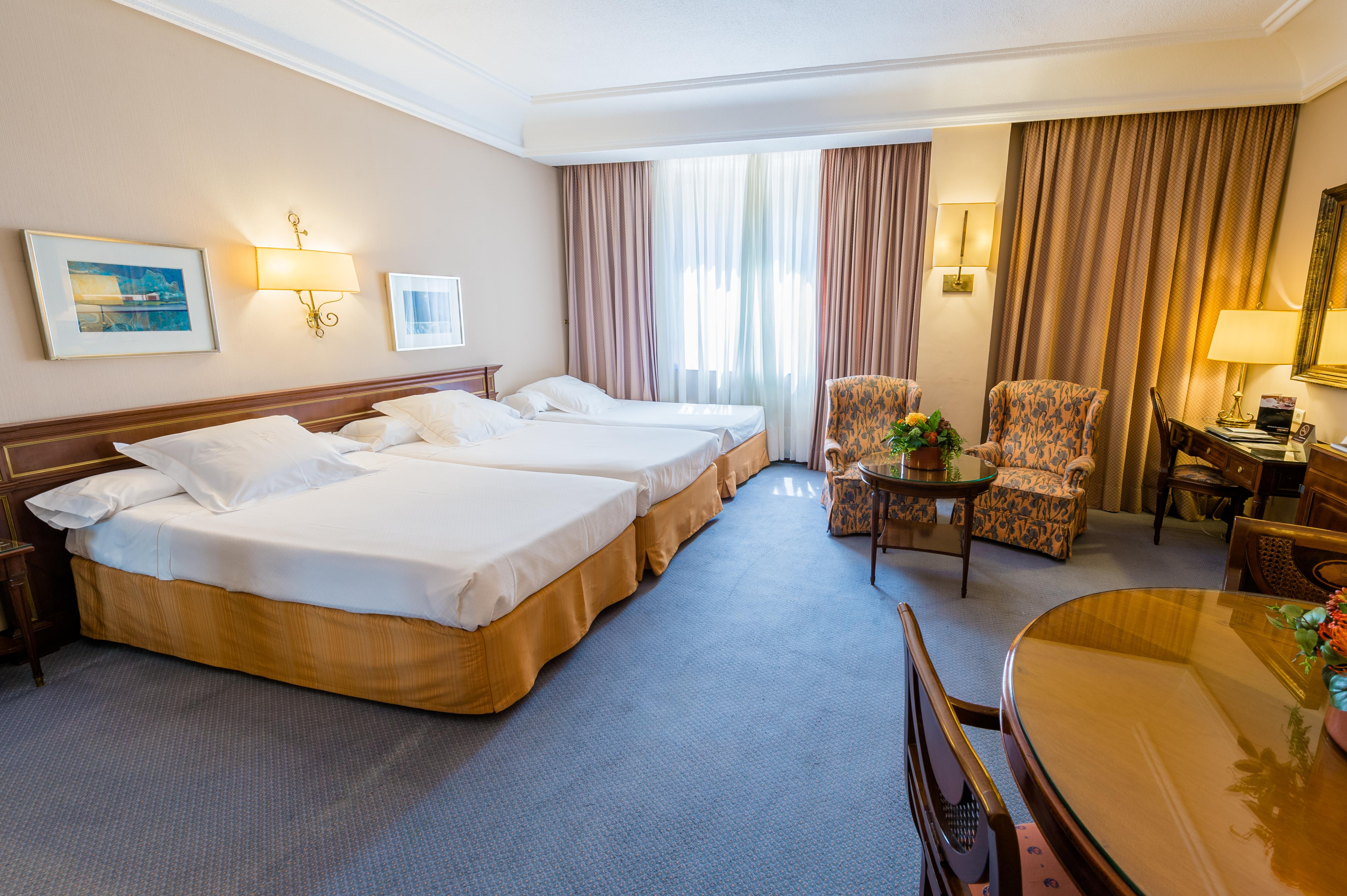 Hotel Miguel Angel Madrid Exterior photo A room at the hotel