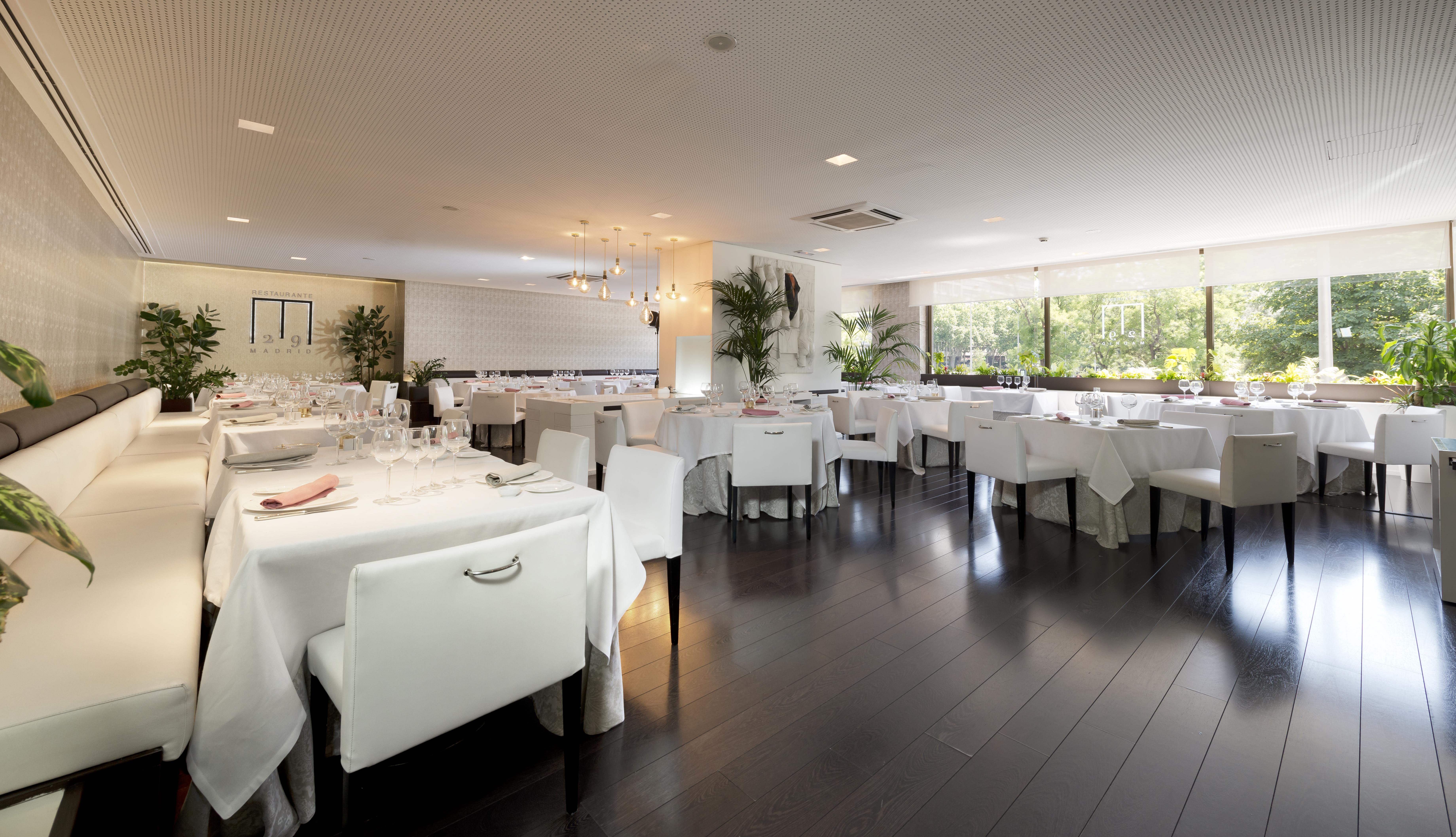 Hotel Miguel Angel Madrid Exterior photo Restaurant