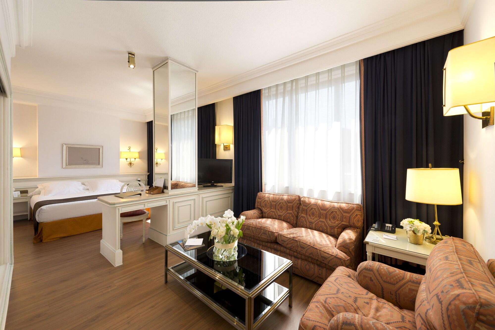 Hotel Miguel Angel Madrid Exterior photo A suite at the hotel